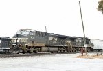 NS 4139 & 4117 lead train P080-15 into Pomona yard in a light rain